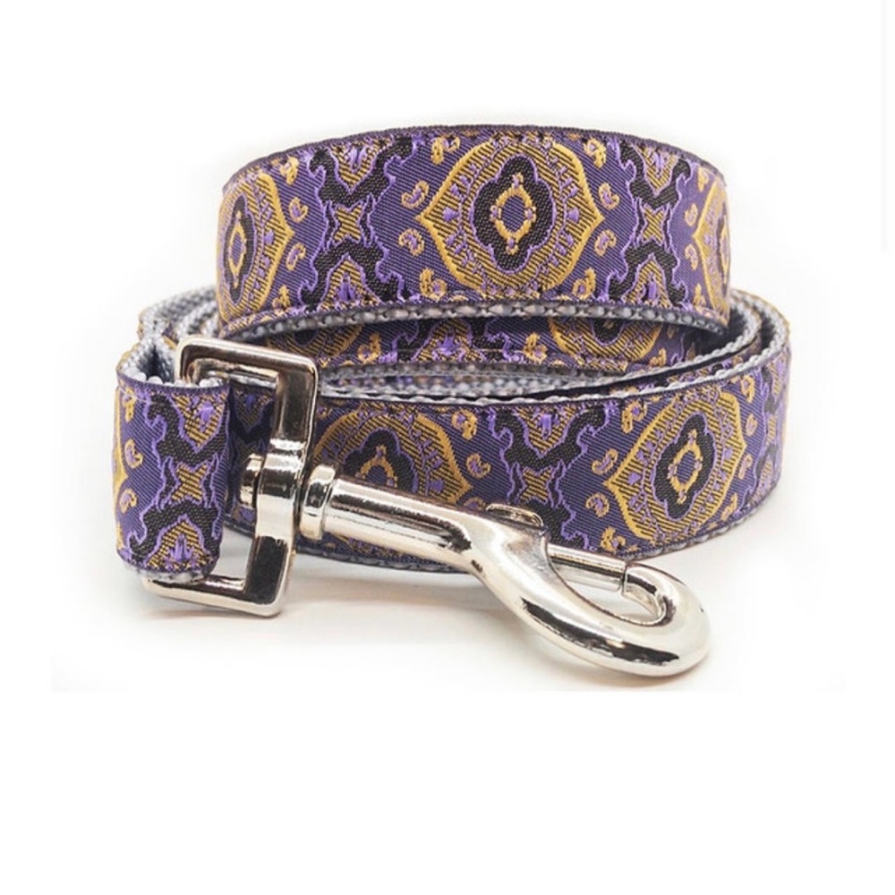 Beautiful handmade leash. 5 feet long. Brands new!